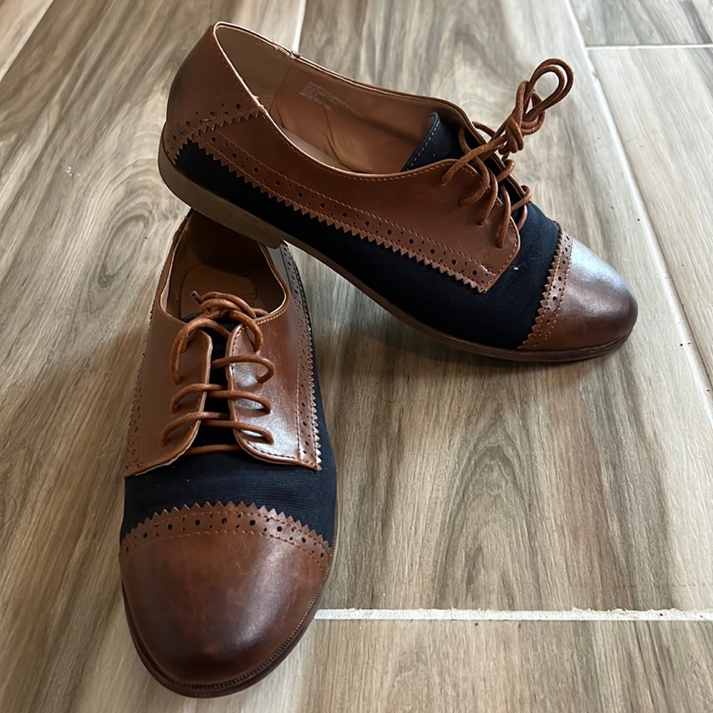 WMNS loafers